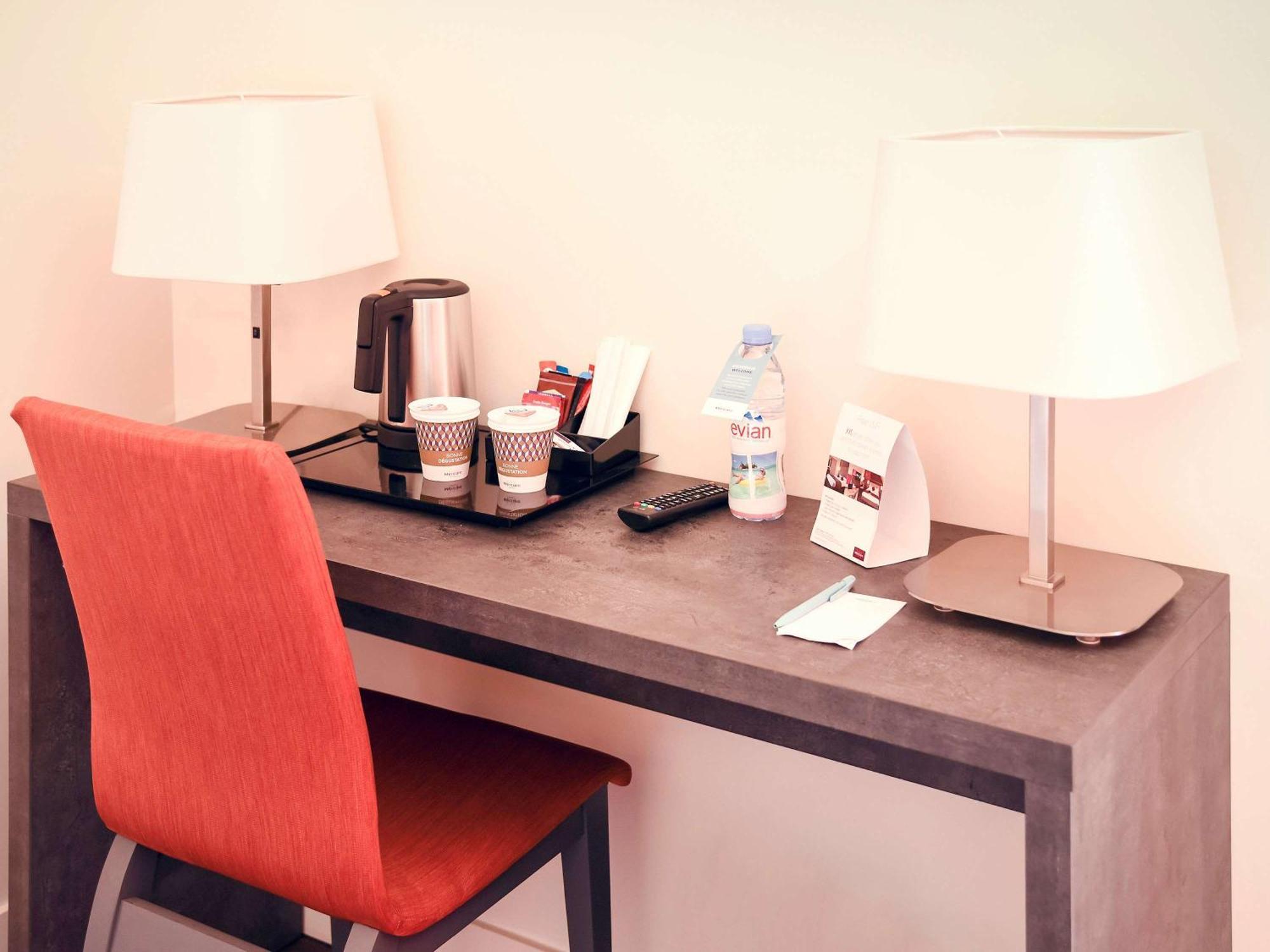 Mercure Aix-En-Provence Sainte-Victoire Шатонёф-ле-Руж Экстерьер фото