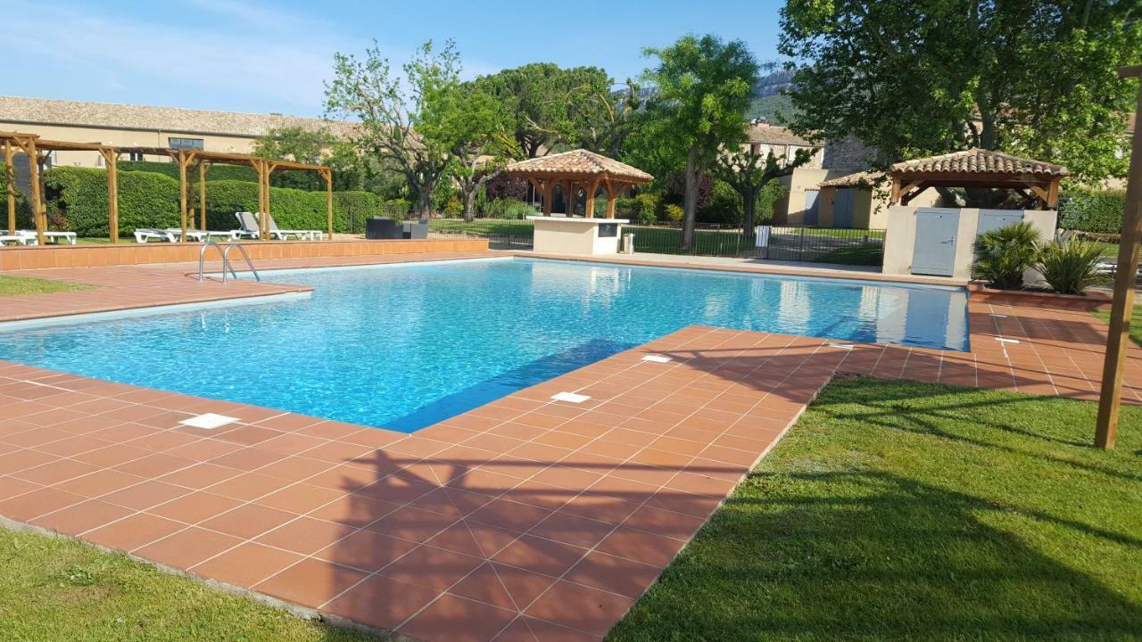 Mercure Aix-En-Provence Sainte-Victoire Шатонёф-ле-Руж Экстерьер фото